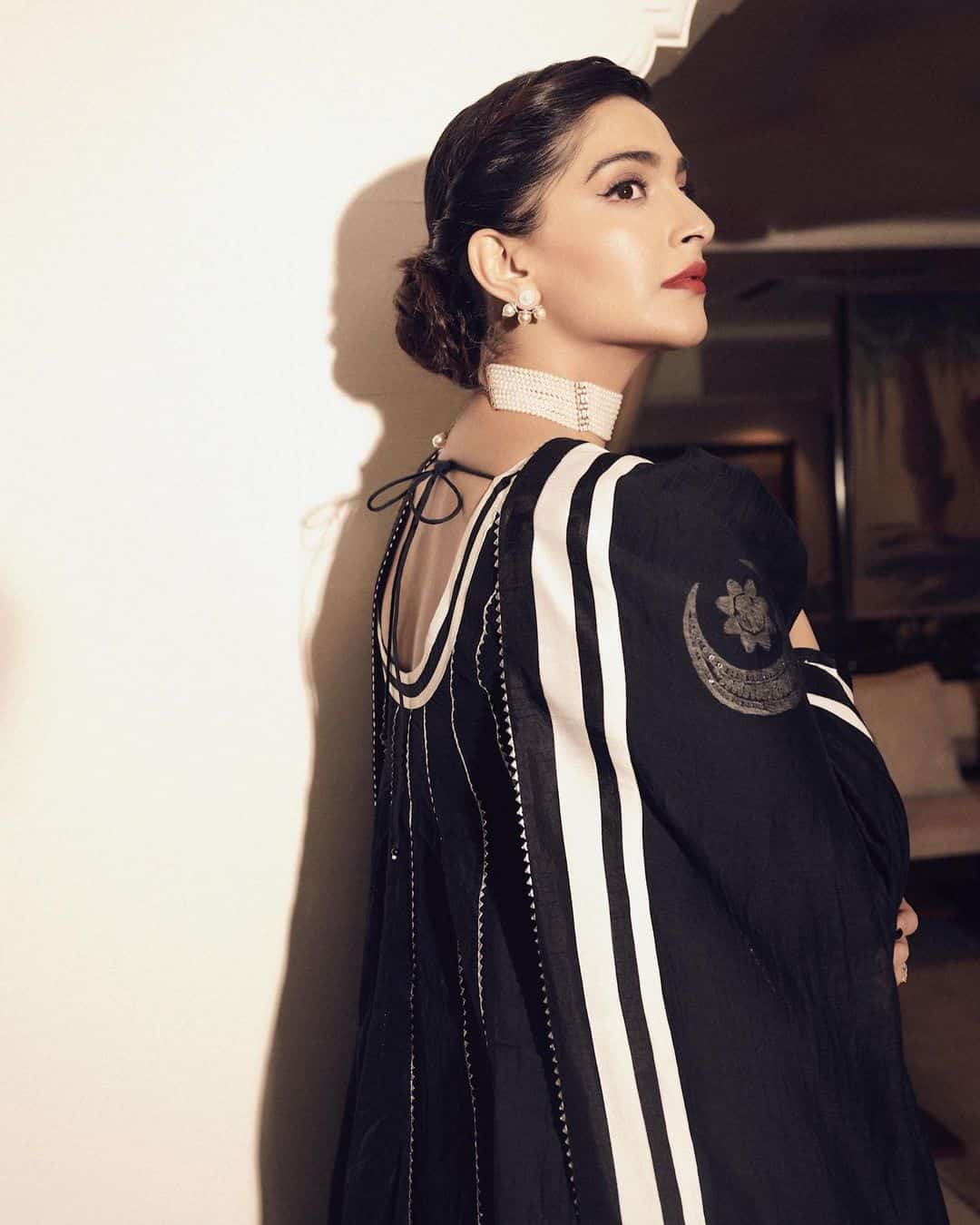 Sonam Kapoor In Glam Black Outfits