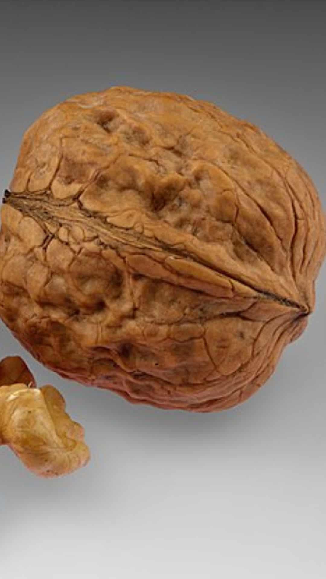 8 Reasons To Add Walnuts To Your Diet