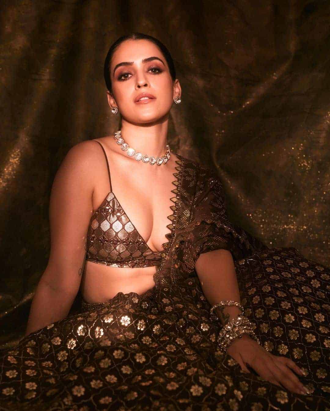 Sanya Malhotras Elegant Ethnic Looks